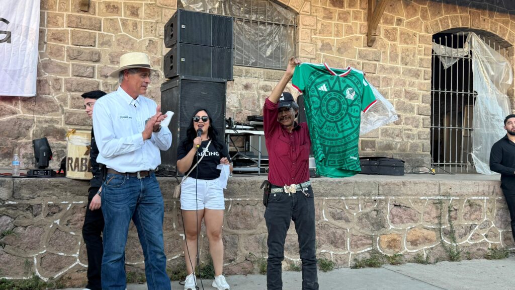 Familias parralenses festejan con Jorge Rabling el Día del Padre en parque La Estación
