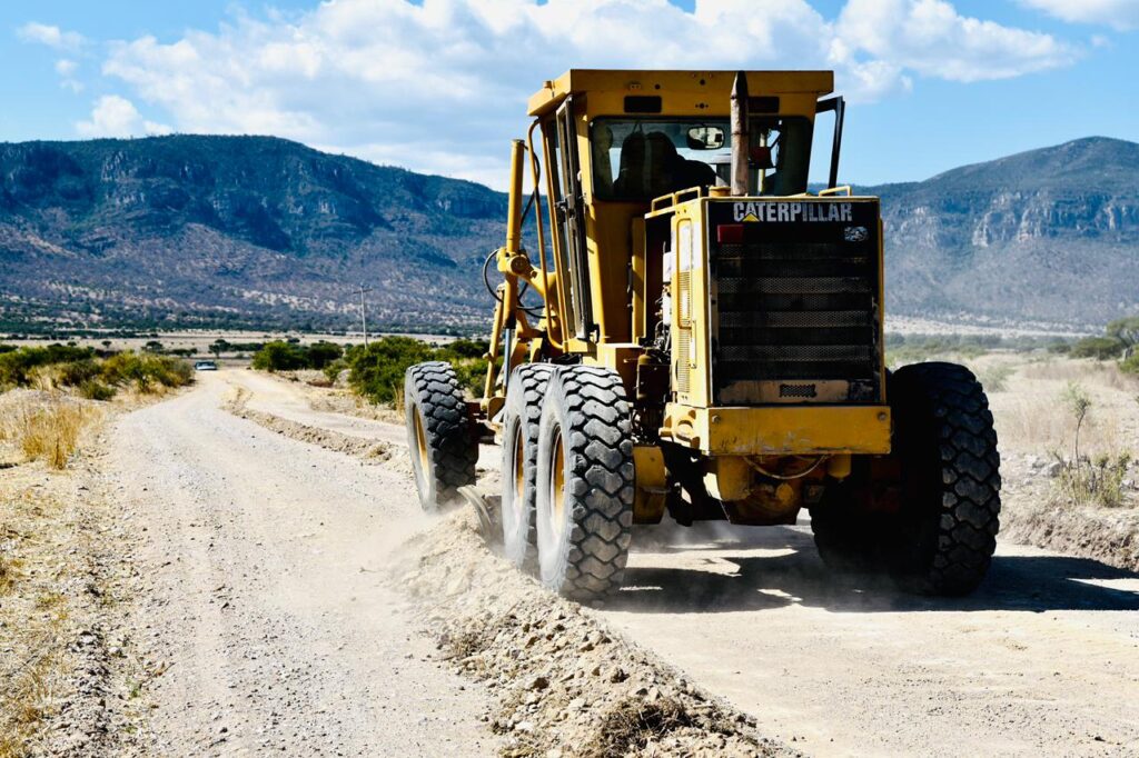 Avanza rehabilitación de caminos rurales en Nuevo Ideal; compromisos con las comunidades