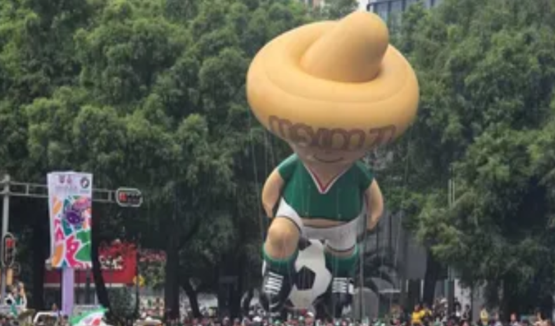 Color y tradición: miles disfrutan del Gran Desfile Mundialista