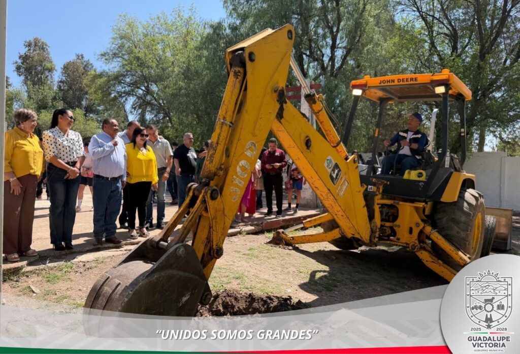 Inicia construcción de domo en la Secundaria Técnica No. 8