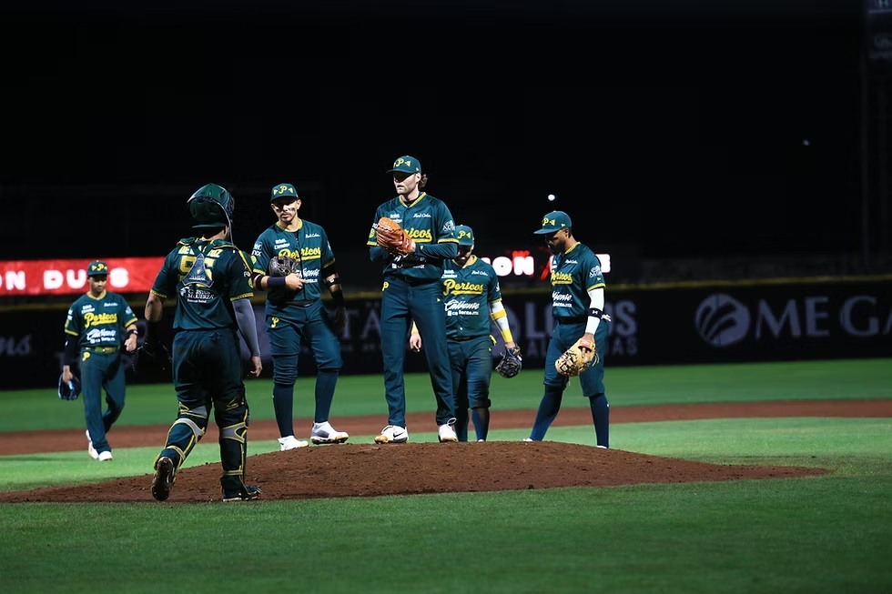 Caliente de Durango aplasta a Pericos de Puebla con un 10-1