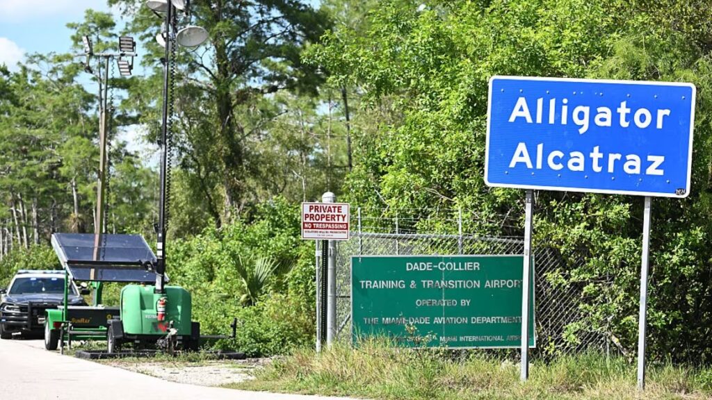 Ron DeSantis confirma el cierre de “Alligator Alcatraz” tras reubicación de inmigrantes