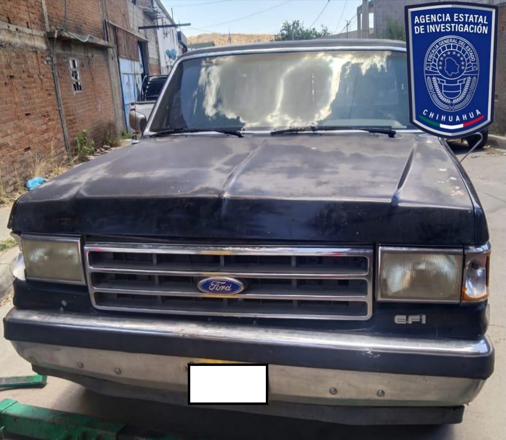 Recuperan pick up retenida por mecánico en Parral