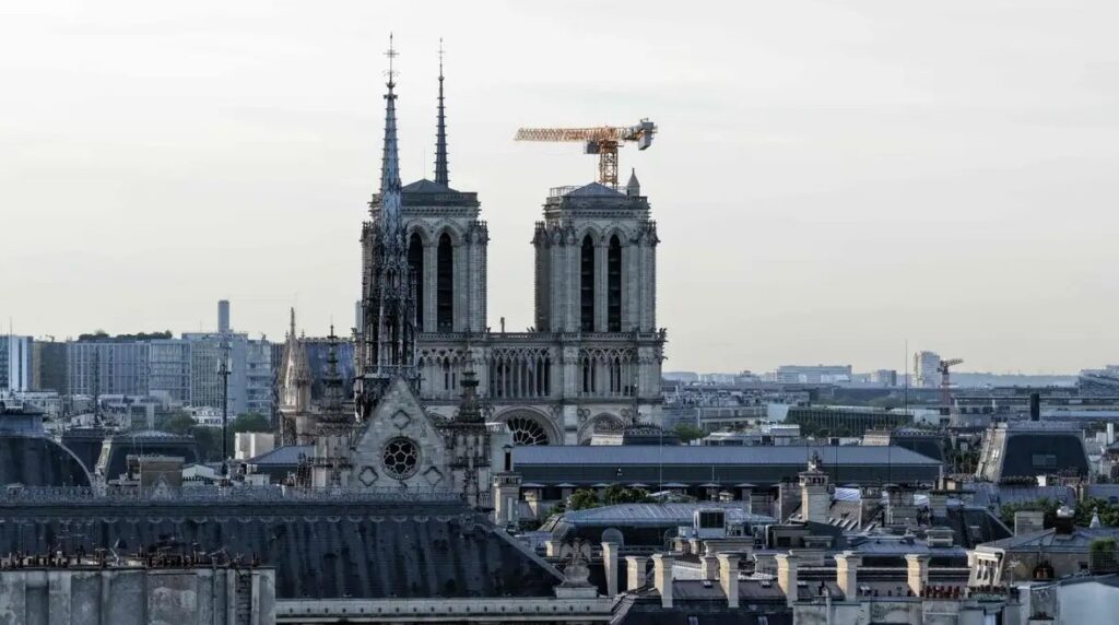Hallan 2 mil años de historia de París bajo Notre Dame