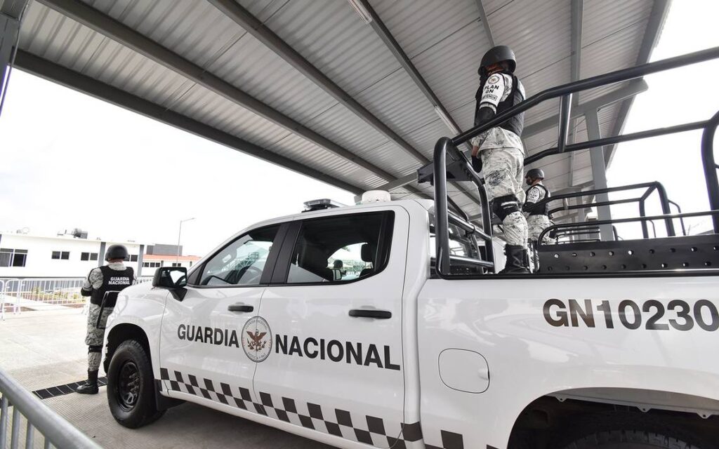 En vehículo con reporte de robo detiene la Guardia Nacional a un Policía Estatal de Durango