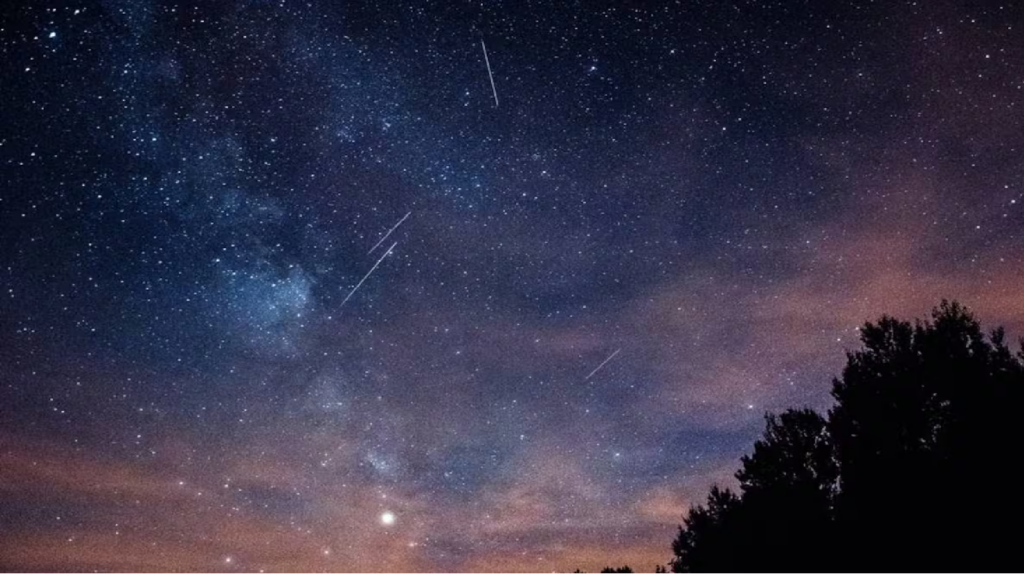 Meteoros al amanecer: así puede observarse la lluvia de estrellas Ariétidas