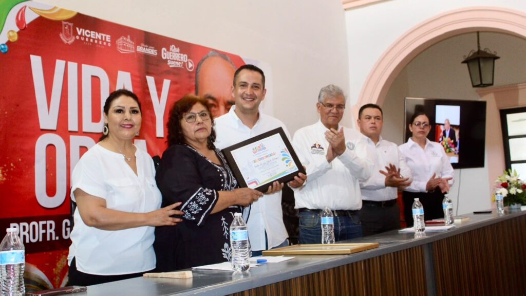 Realizan homenaje al Prof. Gabriel Rodríguez durante la Feria Regional Vicente Guerrero 2026