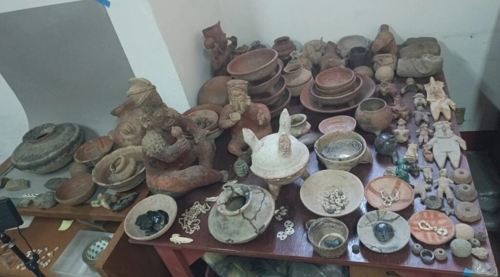 INAH recupera 334 piezas arqueológicas resguardadas en una colección privada