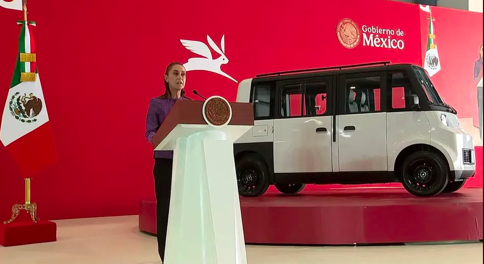 Sheinbaum presenta Olinia, el auto eléctrico 100 por ciento mexicano
