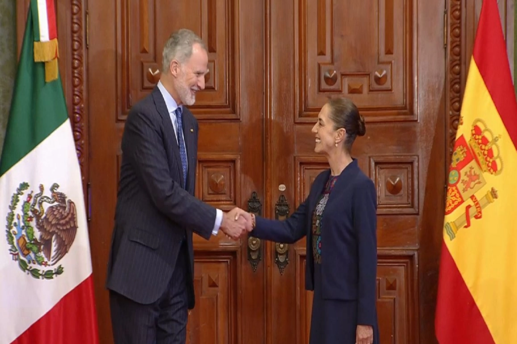 Claudia Sheinbaum da la bienvenida al rey Felipe VI en Palacio Nacional