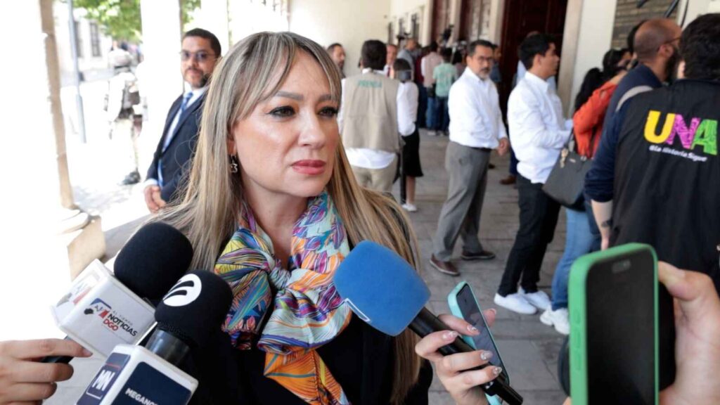 No todas las camionetas blancas pertenecen a la Fiscalía, hay instrucción no tener polarizado