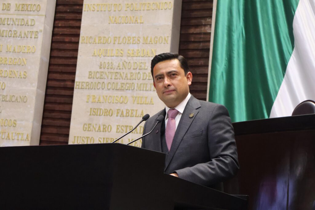Respalda Gerardo Villarreal reforma para reforzar el español en escuelas de Durango