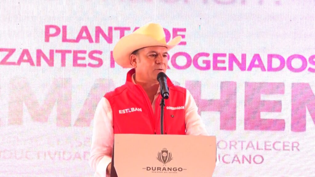 Gobernador anuncia campaña de garrapaticida tras caso de gusano barrenador en Durango