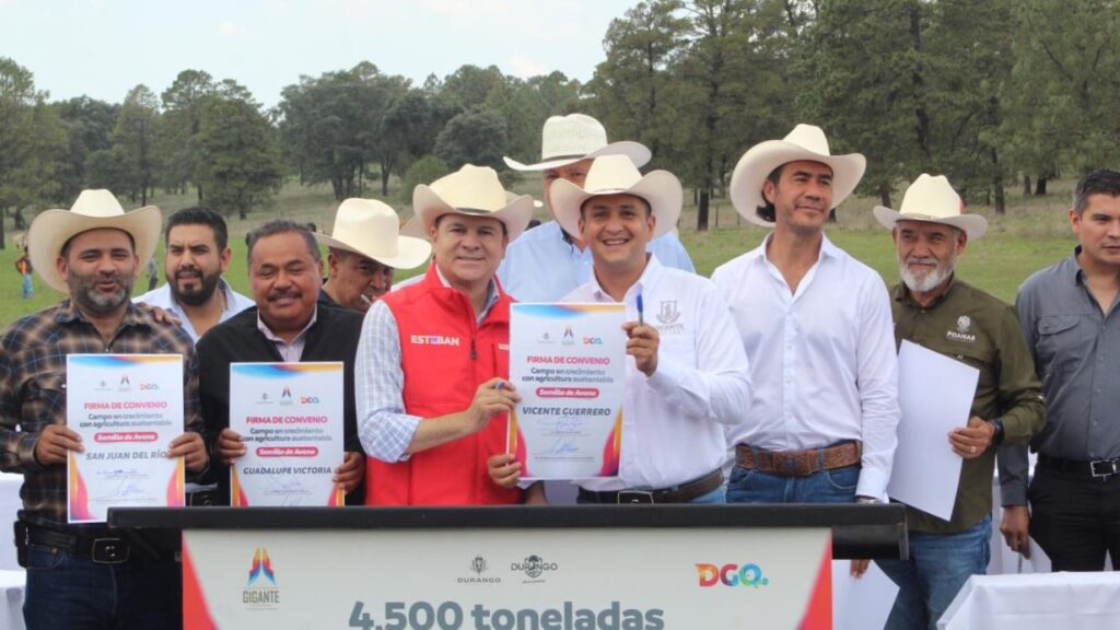 César Salas participa en convenio para fortalecer el campo de Vicente Guerrero