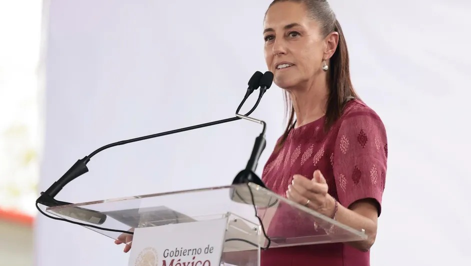 Claudia Sheinbaum reconoce al magisterio nacional y defiende la educación pública