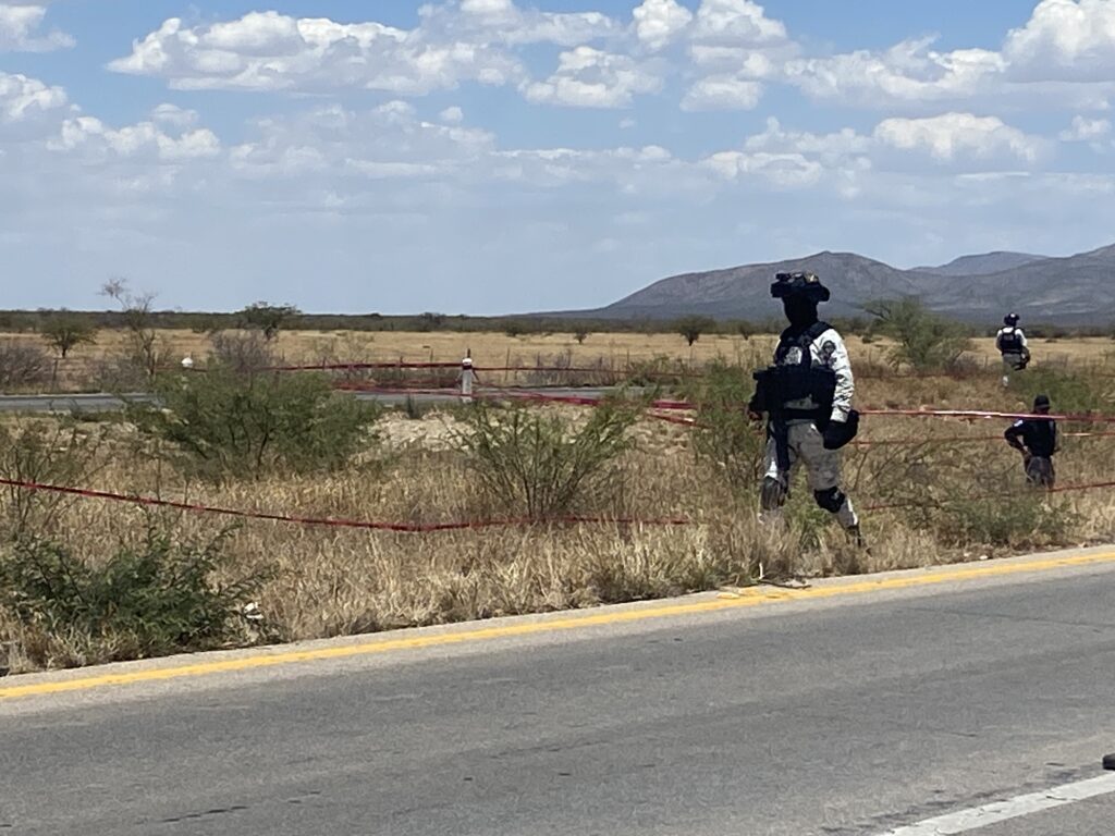 Pareja en motocicleta pierde la vida a la altura de Valle de Allende