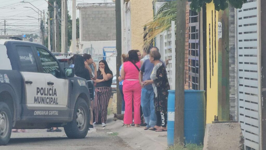 Padres encuentran sin vida a adolescente en su habitación en Chihuahua