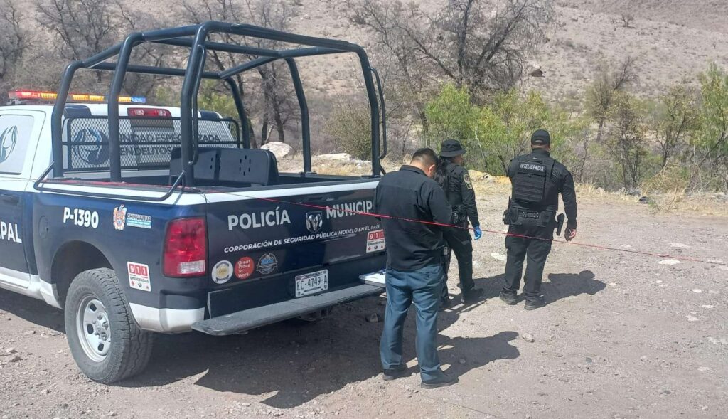 Localizan cuerpo en descomposición cerca de las vías del tren en Chihuahua