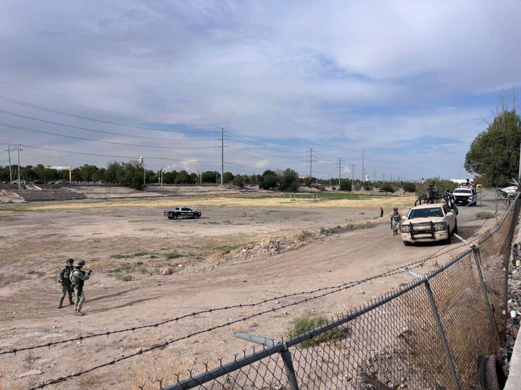 Hallan sin vida a hombre en terreno de la colonia Hidalgo en Chihuahua