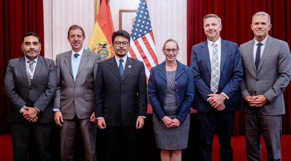 EEUU y Bolivia firman acuerdo antidrogas tras casi dos décadas de distanciamiento