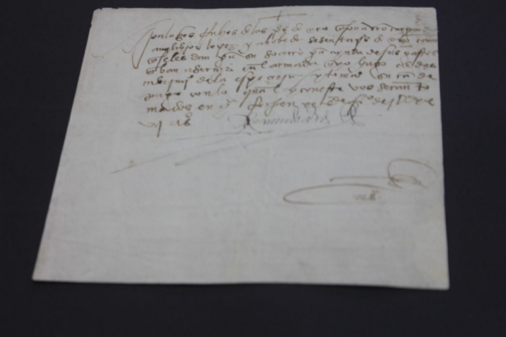 México recupera documento de Hernán Cortés robado hace más de 30 años