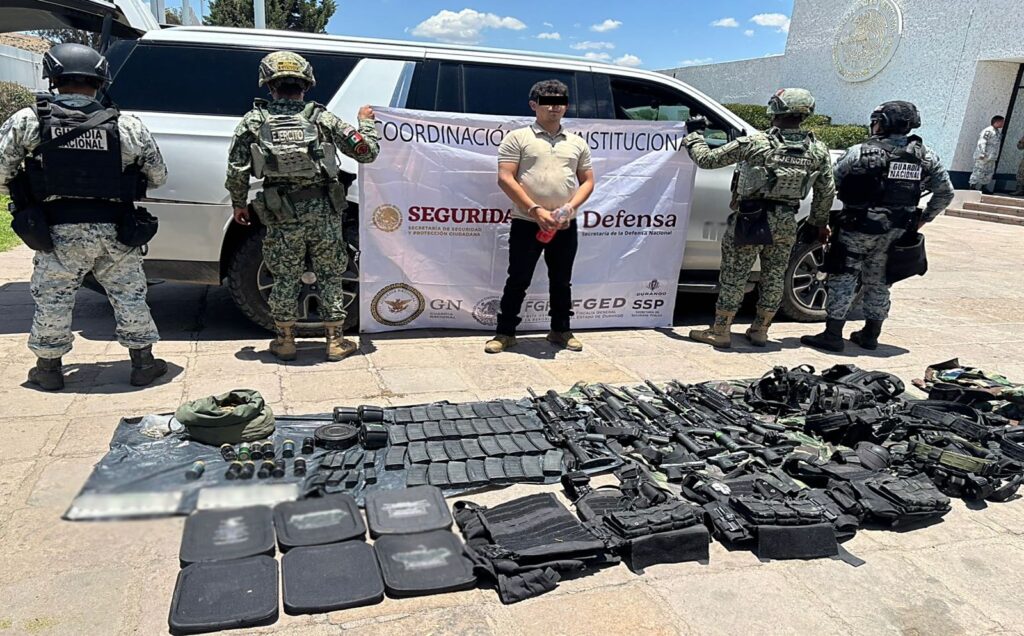 Gabinete Federal de Seguridad informa de arsenal y detenido en Durango