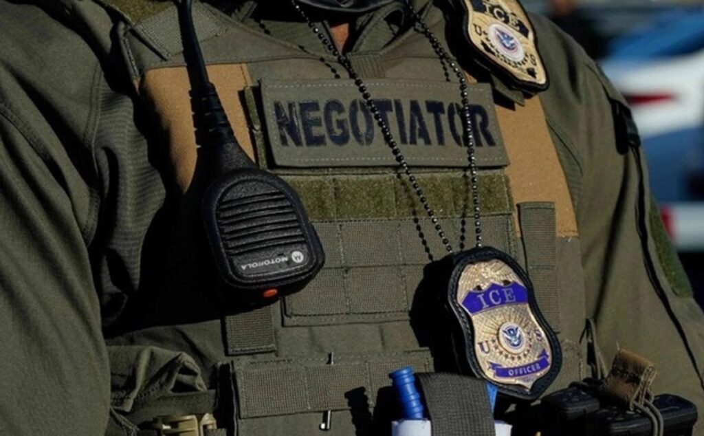 Uso de IA en detenciones del ICE genera preocupación por derechos humanos