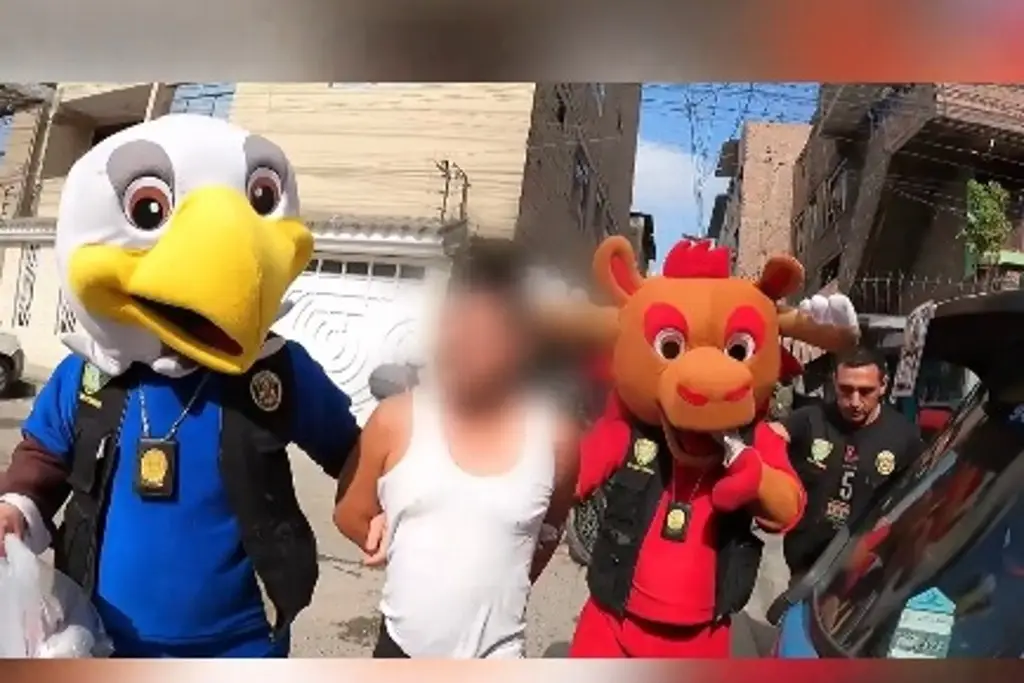 VIDEO: Policías se disfrazan de mascotas del Mundial para detener a delincuente