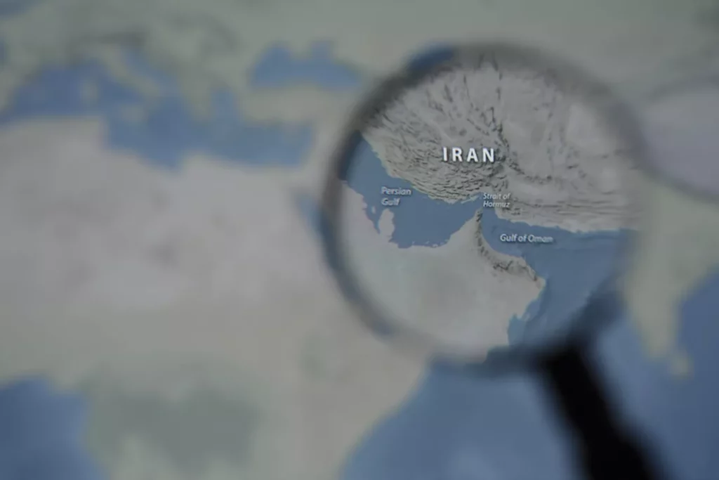 Irán anuncia el cierre del estrecho de Ormuz y acusa a Estados Unidos de incumplir acuerdo