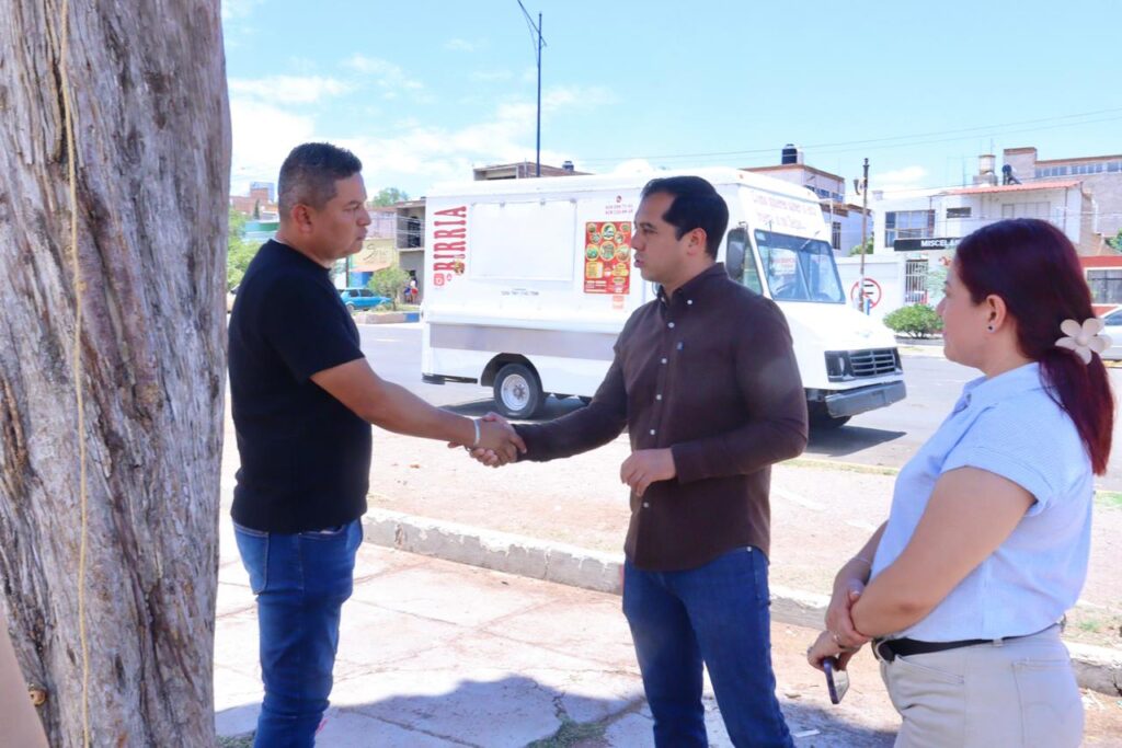Comerciantes afectados reciben apoyo y seguimiento: Ariel Maa