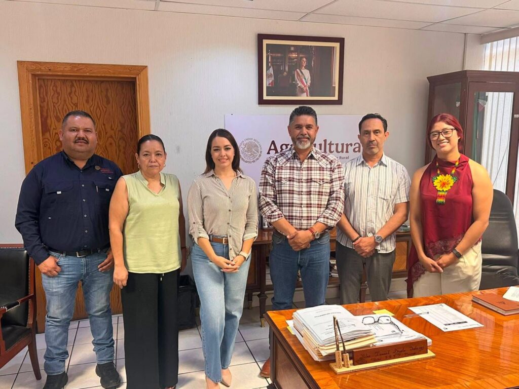 ¡Cero deudas! Productores reciben cartas de liberación de adeudos con la extinta FND