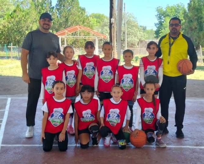 Primaria Silvestre Revueltas TM Campeonas de Minibásquetbol Femenil Zona 10