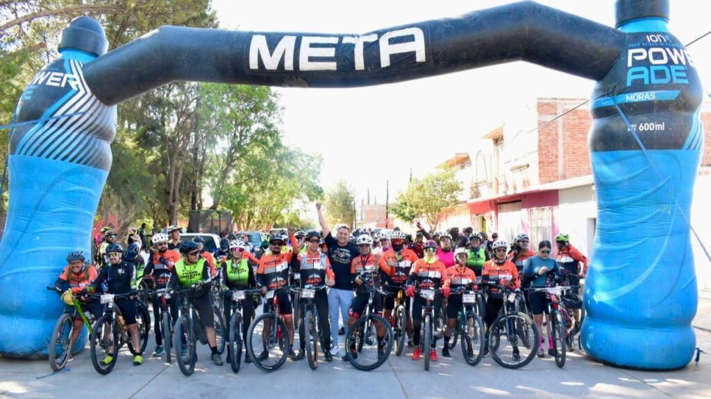 Gran Participación en el Paseo Ciclista de la Feria Regional Vicente Guerrero