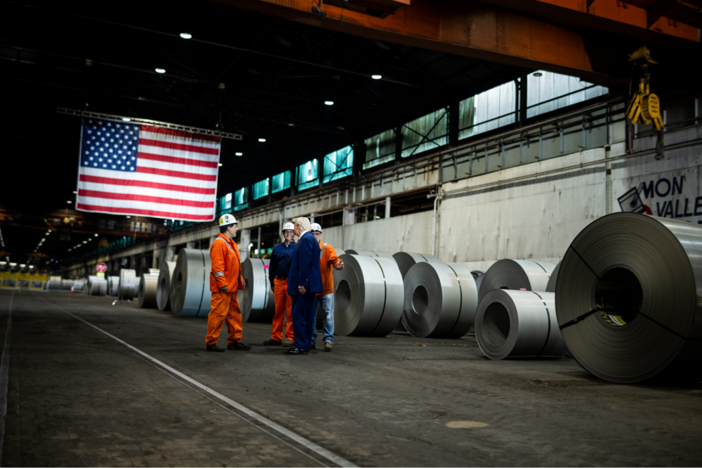 Trump ordena reducir aranceles a importaciones de acero, aluminio y cobre