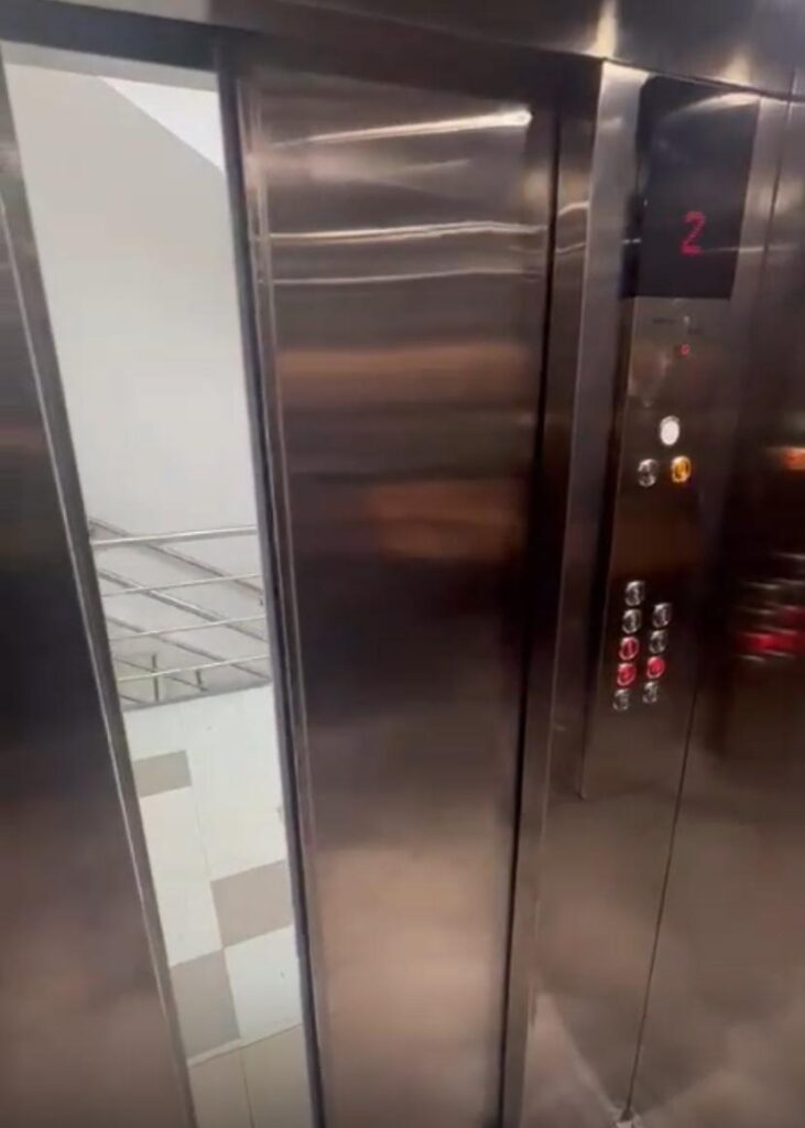 Ya funciona perfectamente el elevador del Hospital Materno Infantil