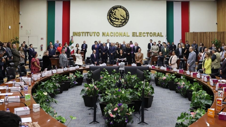 Piden transparencia en el INE tras reportes de renuncias y posibles bajas de personal