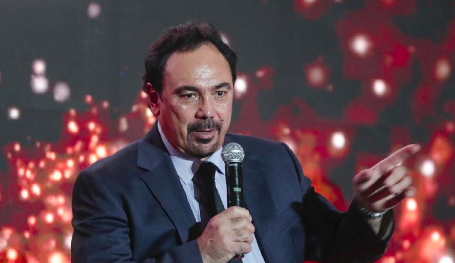 Hugo Sánchez recibe homenaje de FIFA previo al México vs Chequia