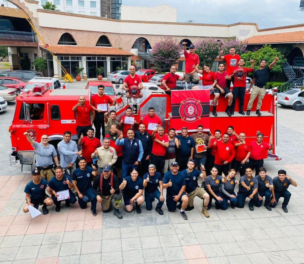 Bomberos de Santiago fortalecen su capacitación con curso especializado de rescate R.I.T.