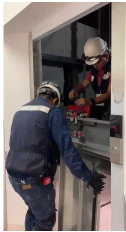 Reparan elevador en Hospital Materno Infantil tras varios días fuera de servicio