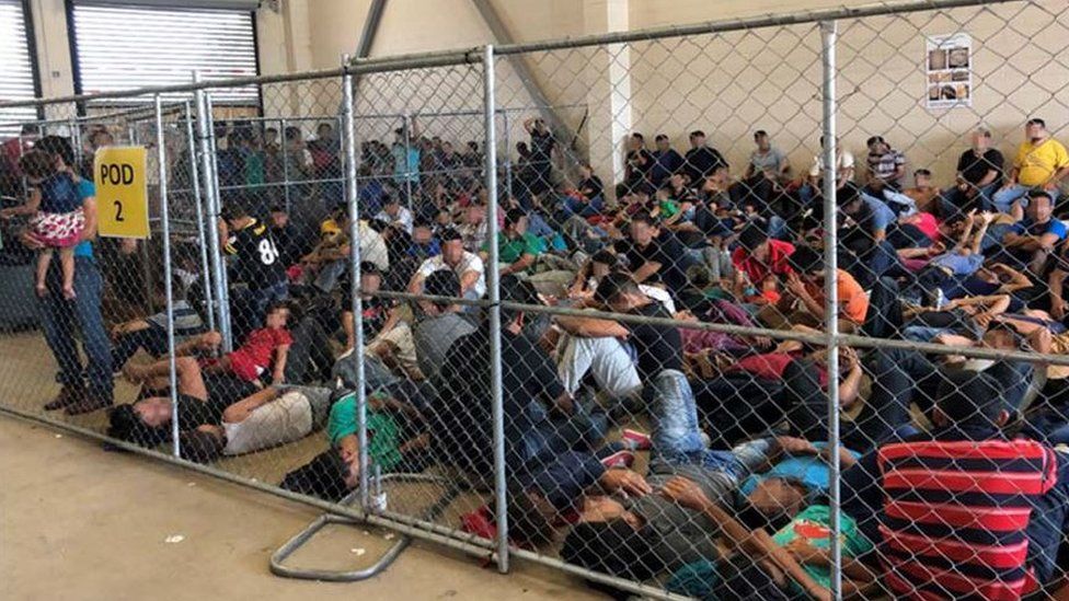 Migrantes denuncian abusos en centro de detención de Texas