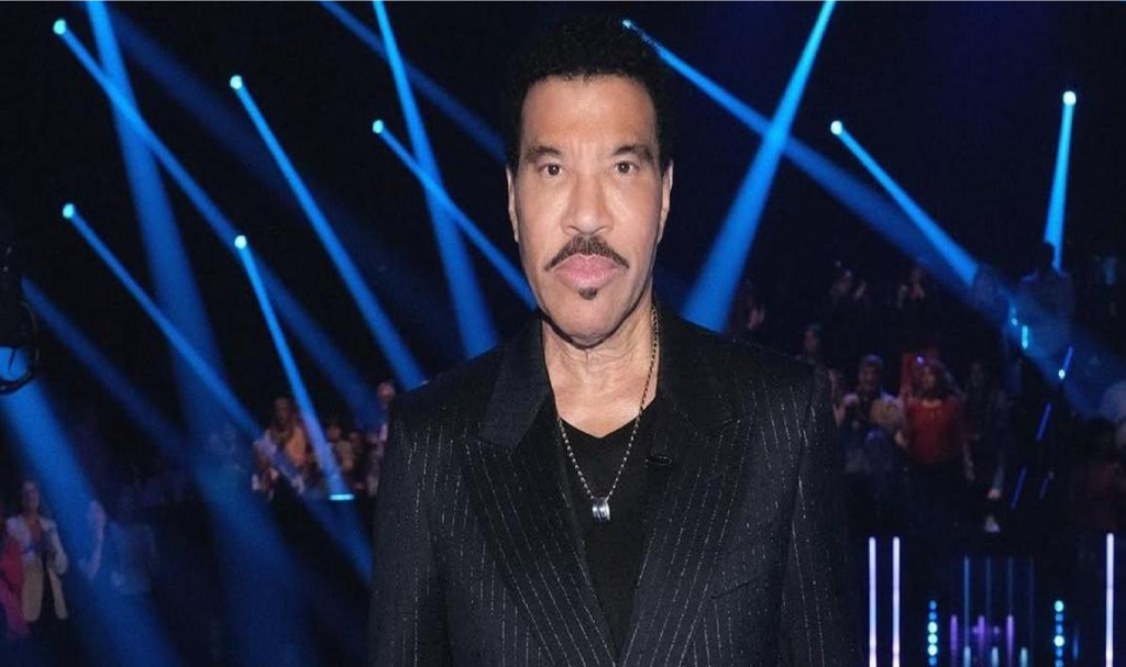 Lionel Richie pospone conciertos tras sufrir malestar durante un show