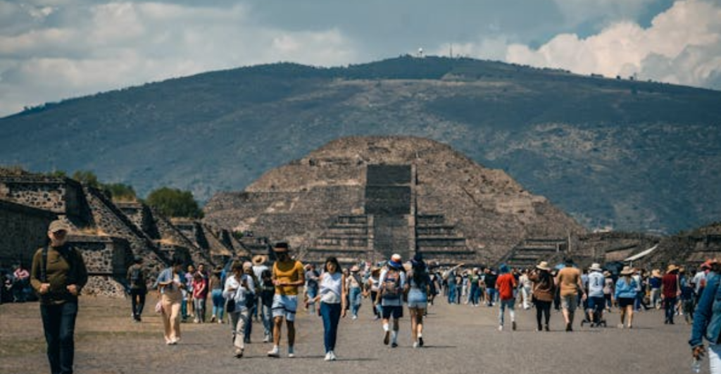 México rompe tres récords turísticos y recibe 8.3 millones de visitantes internacionales