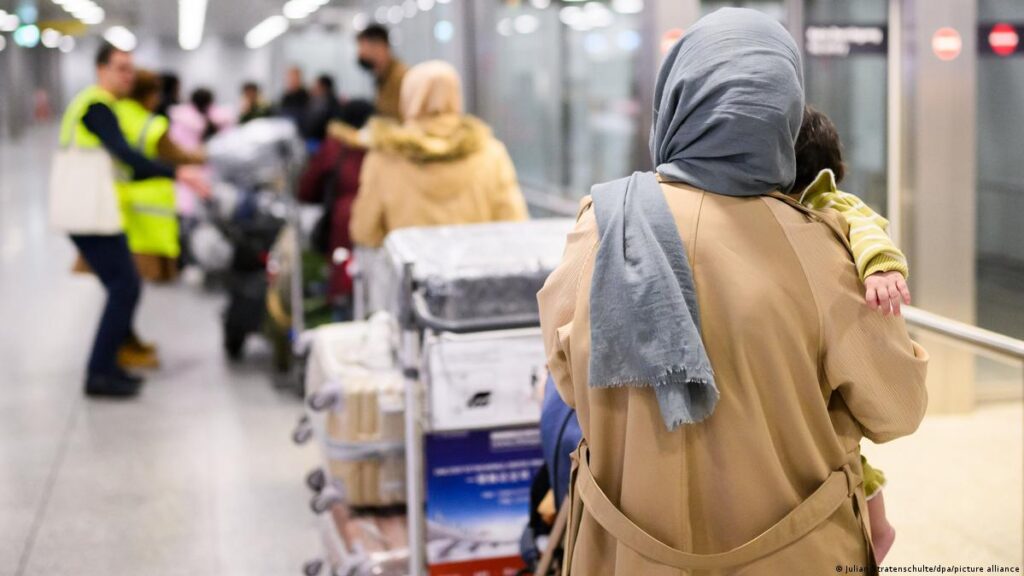 Parlamento Europeo aprueba centros para deportar migrantes fuera de la Unión Europea