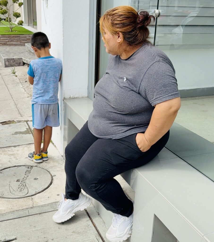 ¿Qué harías si regresaras a casa y ya no te dejaran entrar? Sin ropa y sin documentos