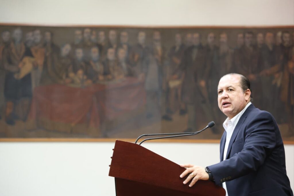 Congreso cumple a Durango: Ernesto Alanís