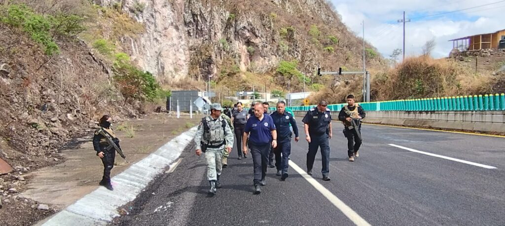 Refuerzan vigilancia en la supercarretera a Mazatlán por vacaciones y flujo por el mundial