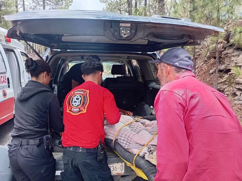 Atienden a lesionado por caída