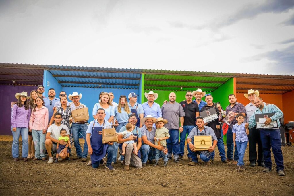 Con gran rodeo Extravaganza y la presentación de Caballo Dorado concluye con éxito el Country Fest en Parral