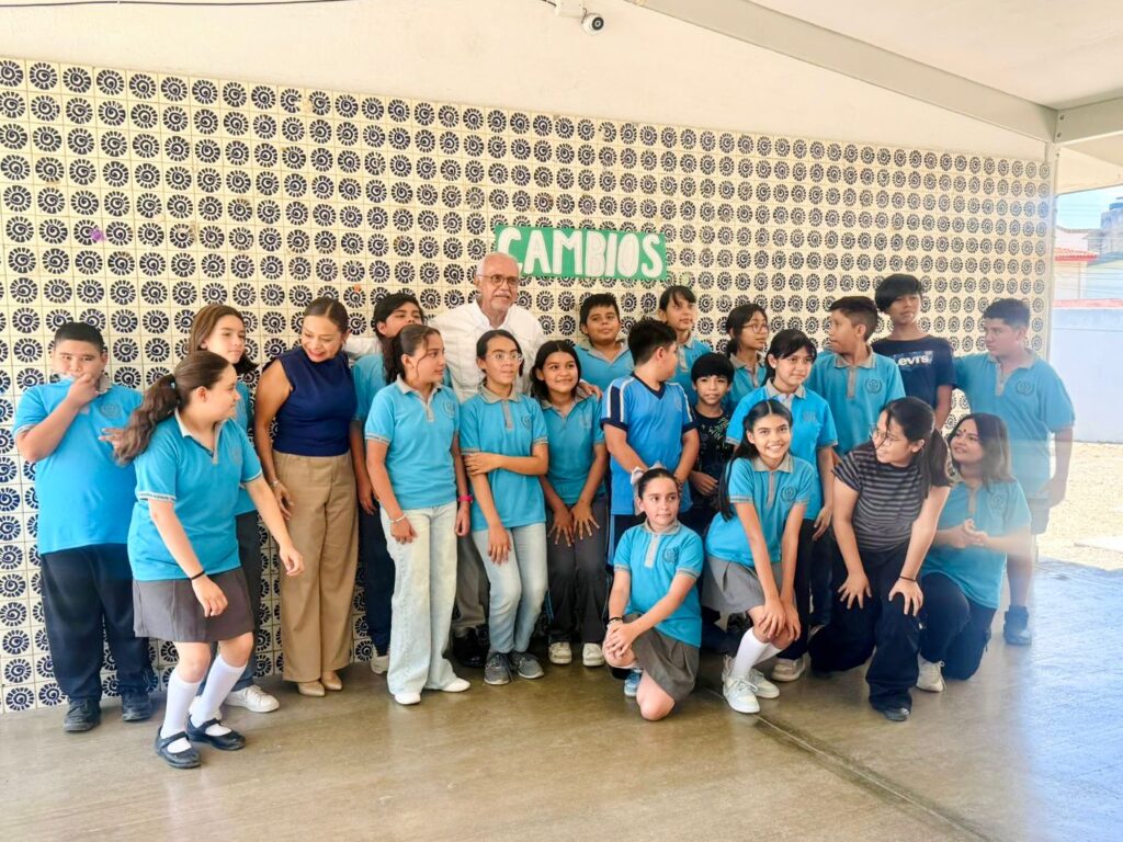 Escucha Miguel Ángel Navarro a comunidad escolar del plantel Profesor Rafael Ramírez