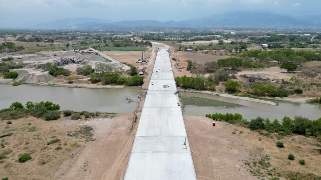 Miguel Ángel Navarro supervisa obras que fortalecerán la movilidad y el desarrollo entre Nayarit y Jalisco